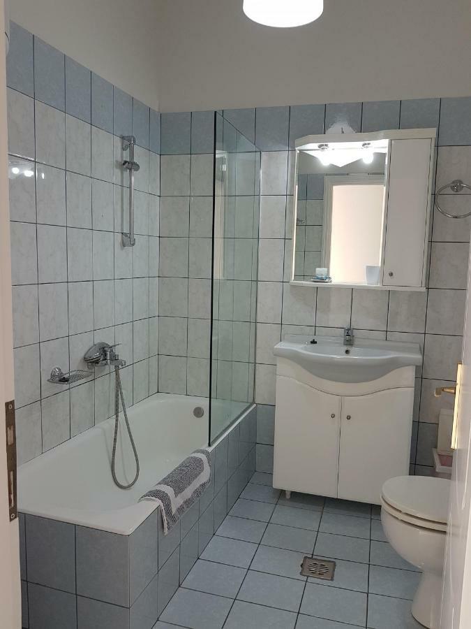 Cave Apartments Янина Екстериор снимка
